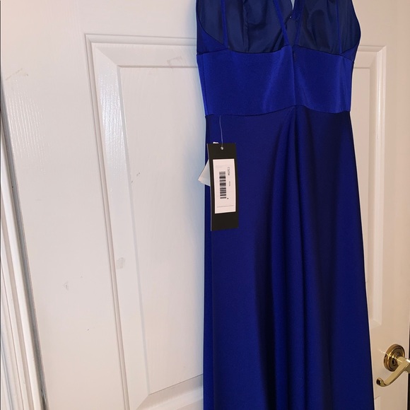 NEW-long, strappy, Cinderella Divine prom dress. - Picture 6 of 6